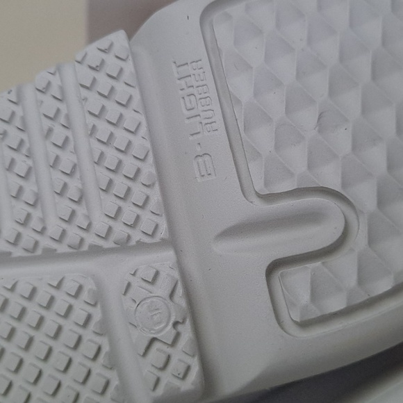 NIB Axel Arigato sneakers - Picture 14 of 16